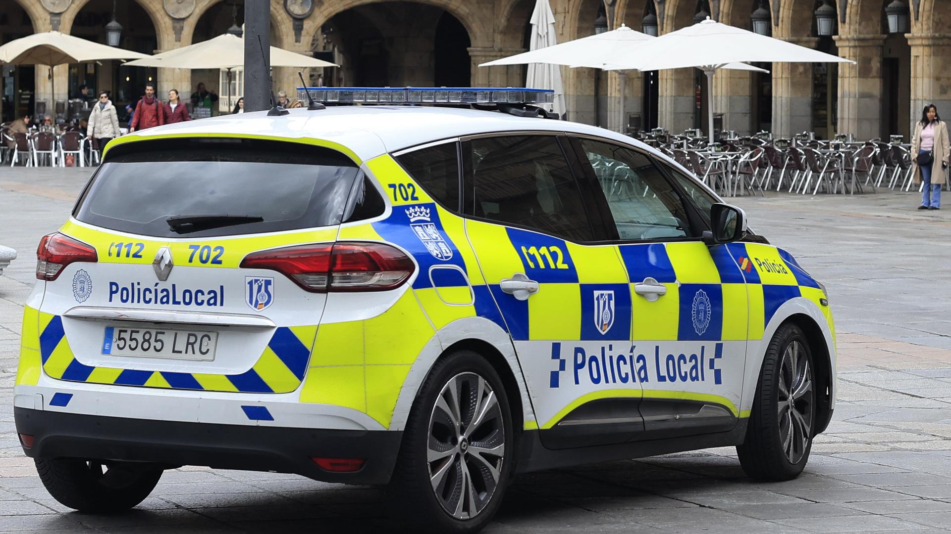Intervención policial en Salamanca: Denuncias por ruido y tenencia de arma blanca en una noche tumultuosa