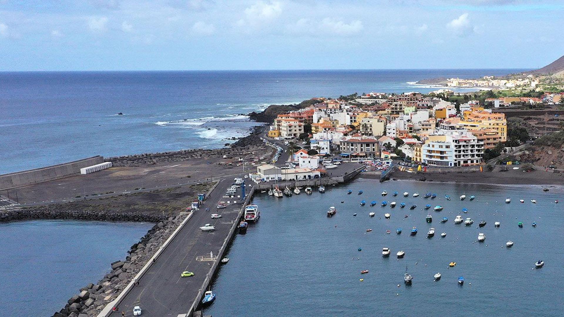 Muere hombre tras ser apuñalado en el puerto de Valle Gran Rey