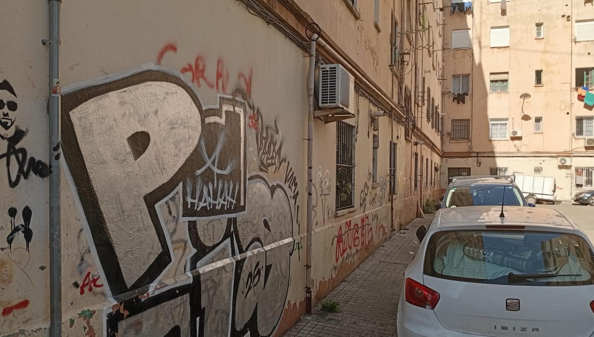 Una mujer, en estado crítico tras ser atropellada en Valencia por una moto que se dio a la fuga