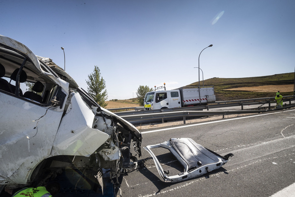 Un accidente en la N-322 deja un muerto por salida de la vía