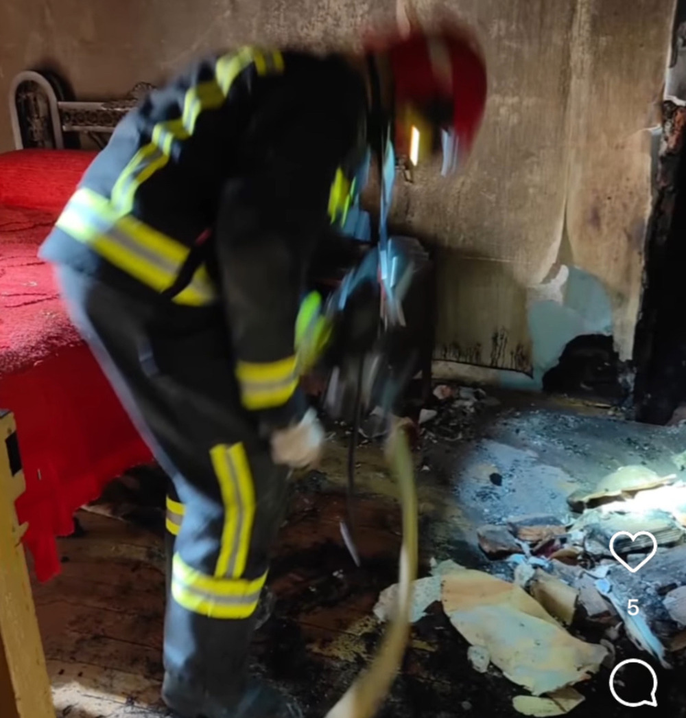 Los Bomberos de Segovia sofocan un incendio en una vivienda de Bernardos causado por una chimenea obstruida