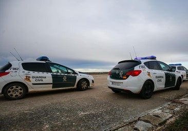 Imagen de un hombre atrapado en su vehículo tras un accidente en Salamanca