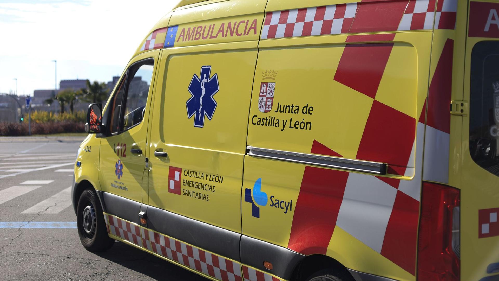 Accidente en Peñasolana deja dos heridos tras salida de vía de un taxi