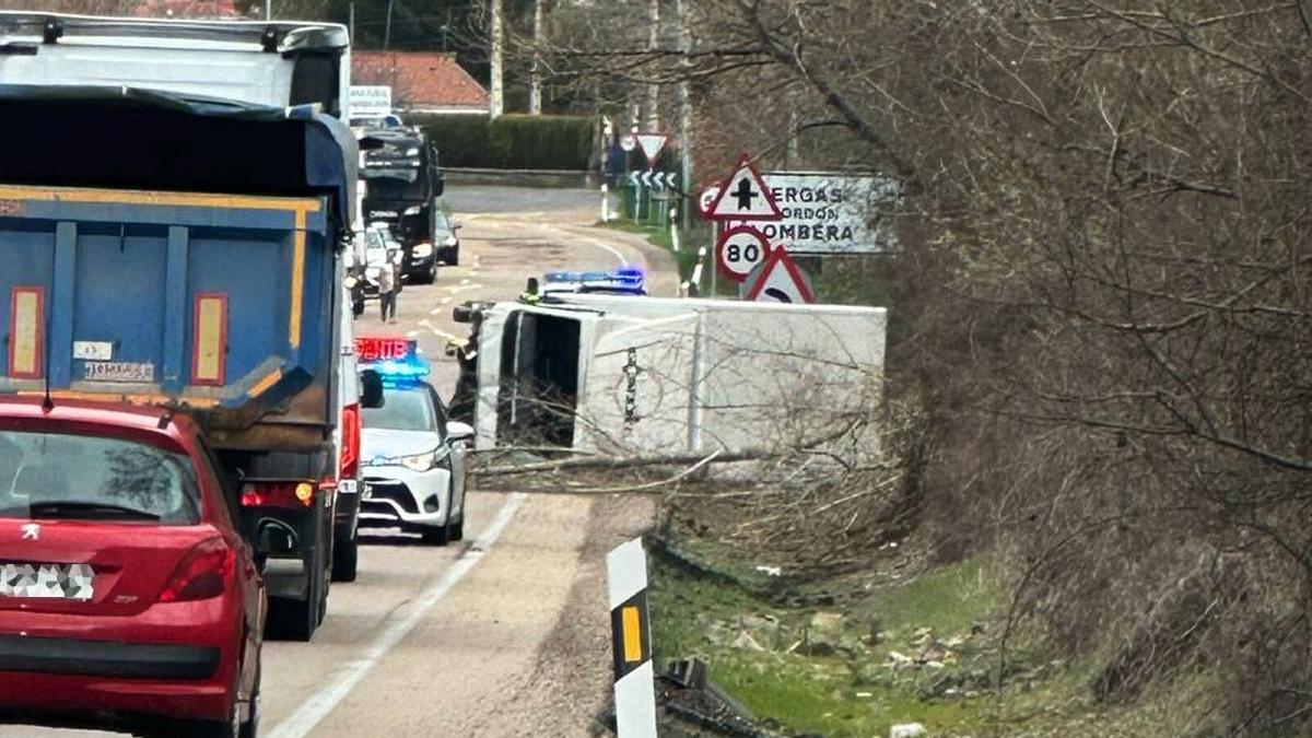 Accidente en la N-630 a la salida de Huergas de Gordón, antes del desvío a Llombera.