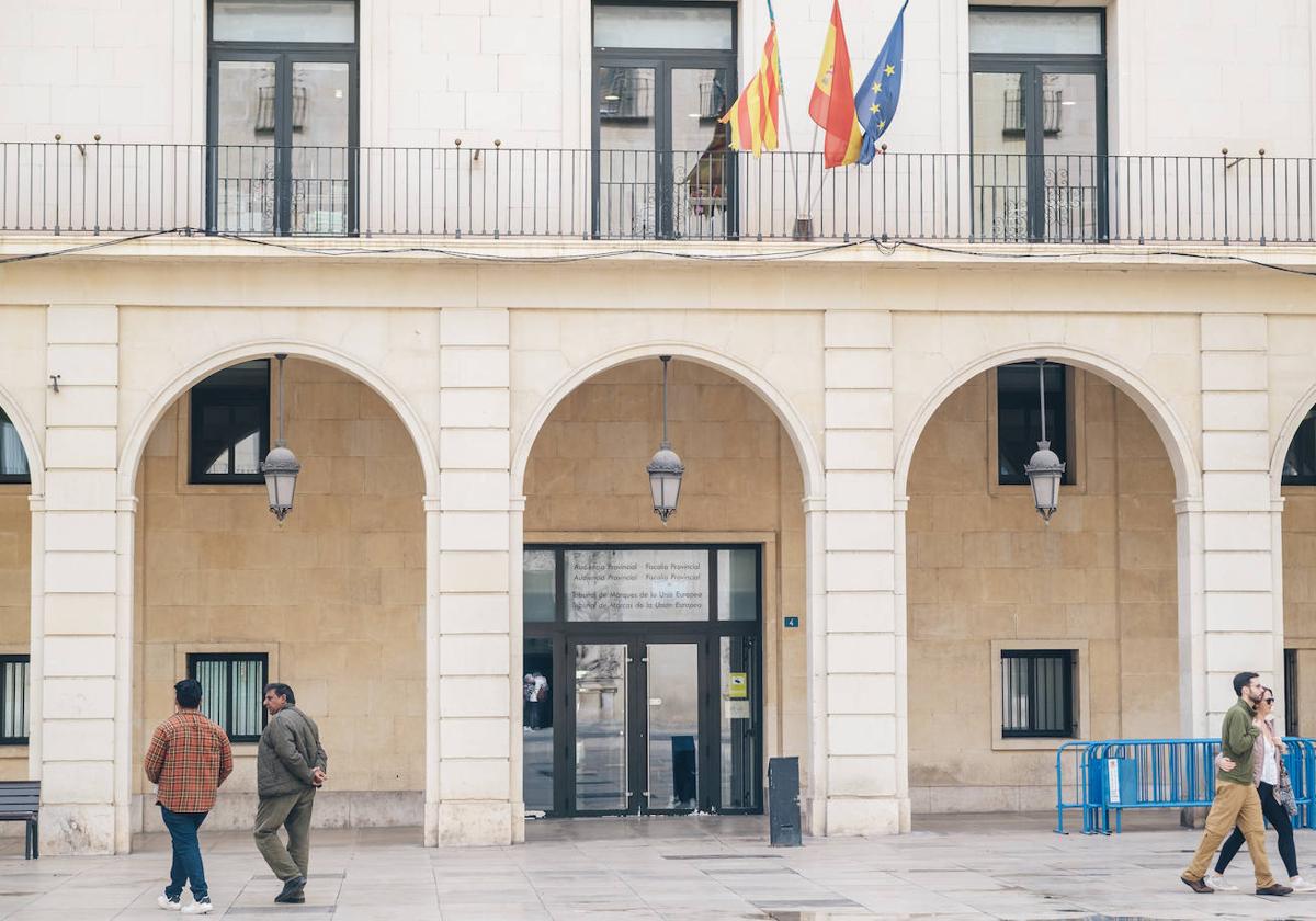 Piden prisión para un agente inmobiliario por quedarse con 97.000 euros de la reserva de una vivienda en Altea