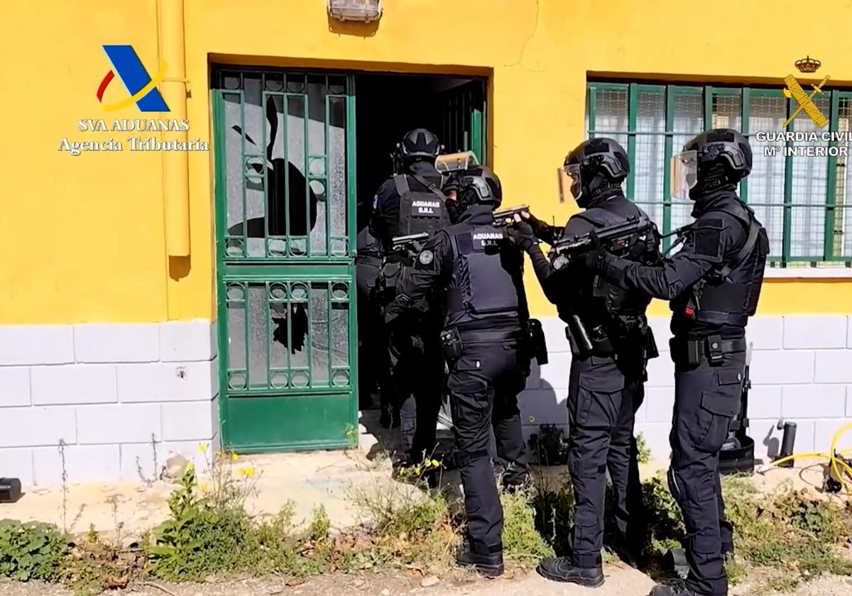 Desarticulada una red de tráfico ilegal de tabaco en Alicante