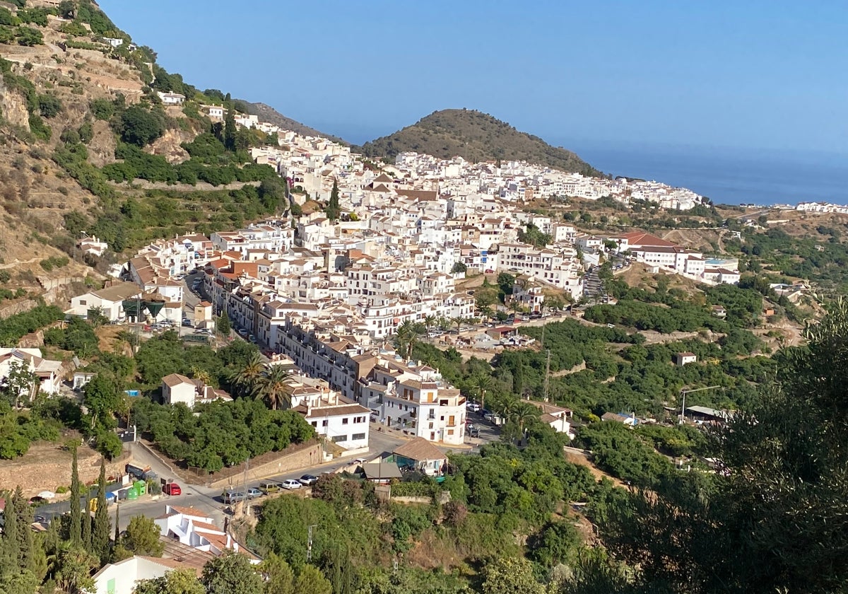 Dos detenidos al desarticular un punto de venta de drogas por dosis en Frigiliana