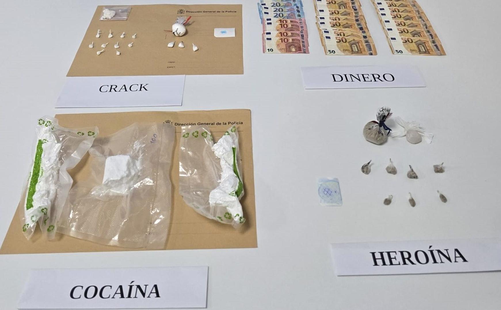 Desmantelan un punto de venta de crack, cocaína y heroína en La Laguna