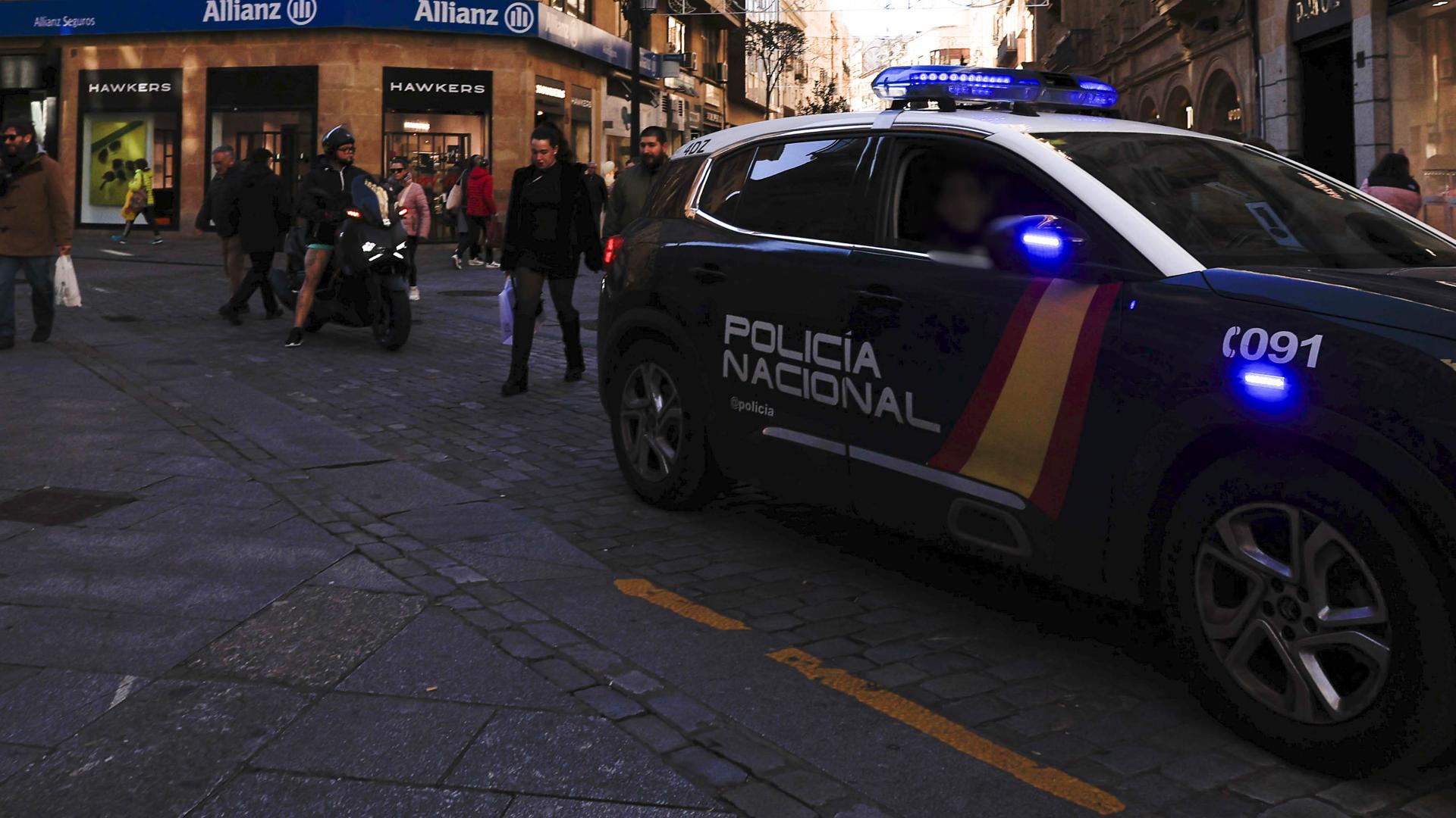Detenida mujer de 44 años por robo con violencia en un establecimiento comercial de Salamanca