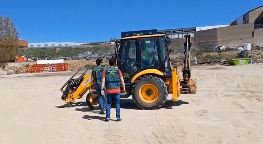 Detenido por estafar 18.000 € en la venta de una excavadora