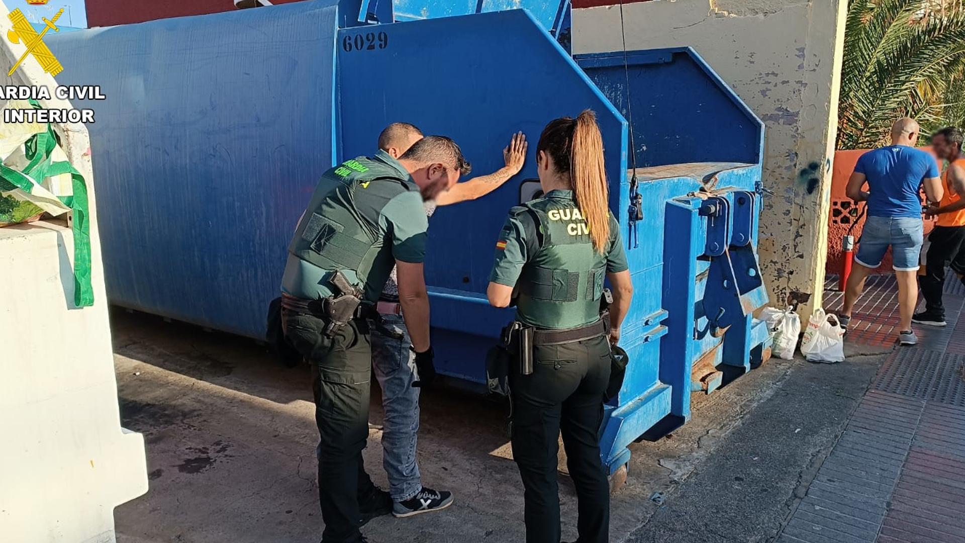 Detenida una persona por acuchillar varias veces a otra en Vecindario