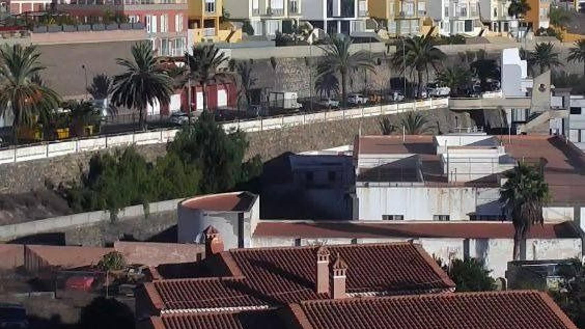 Tres detenidos al ocupar una casa en Paseo de Chil cuyo inquilino estaba hospitalizado