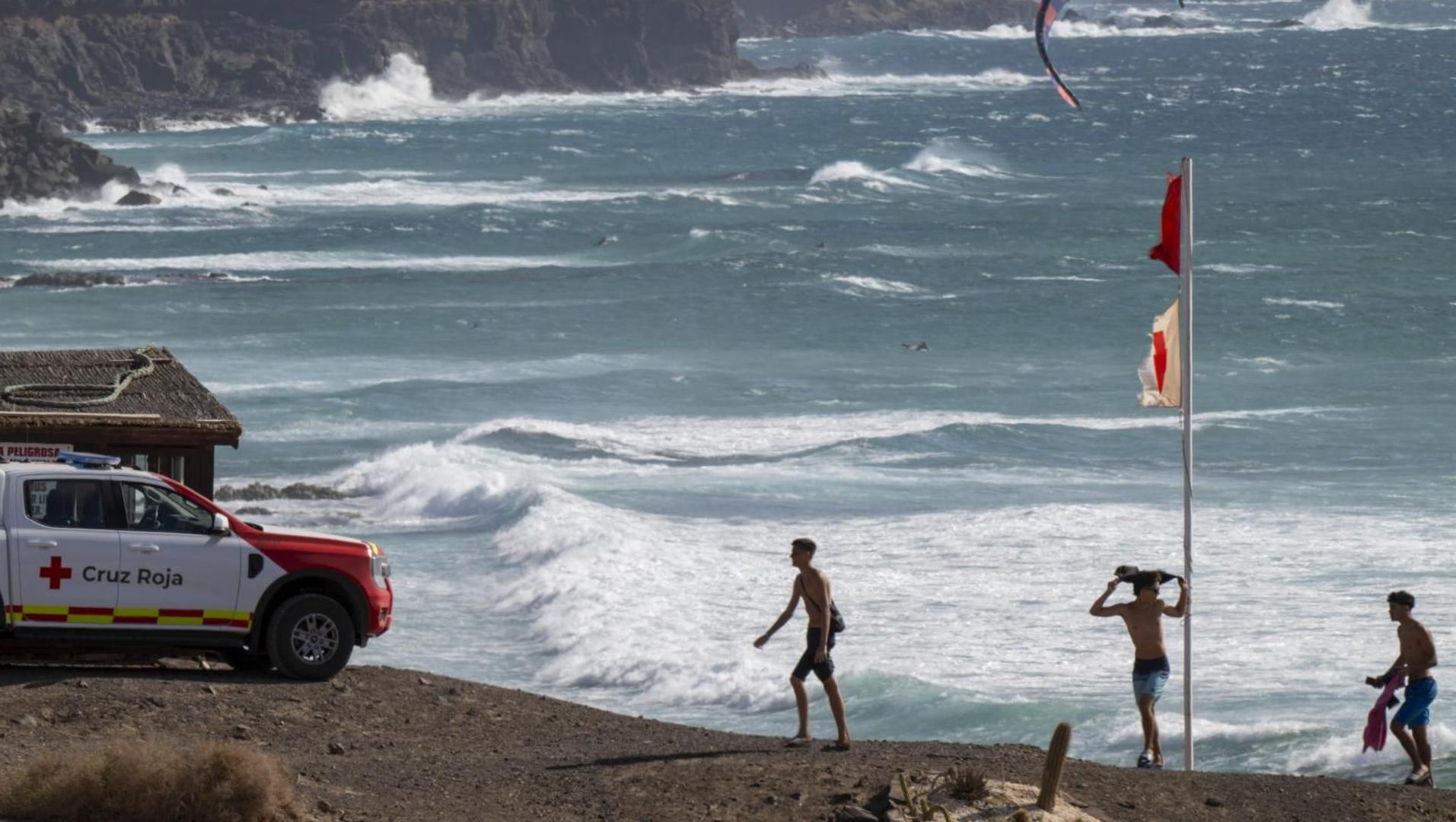 Un pescador muere en la costa de Fuerteventura tras sufrir una caída