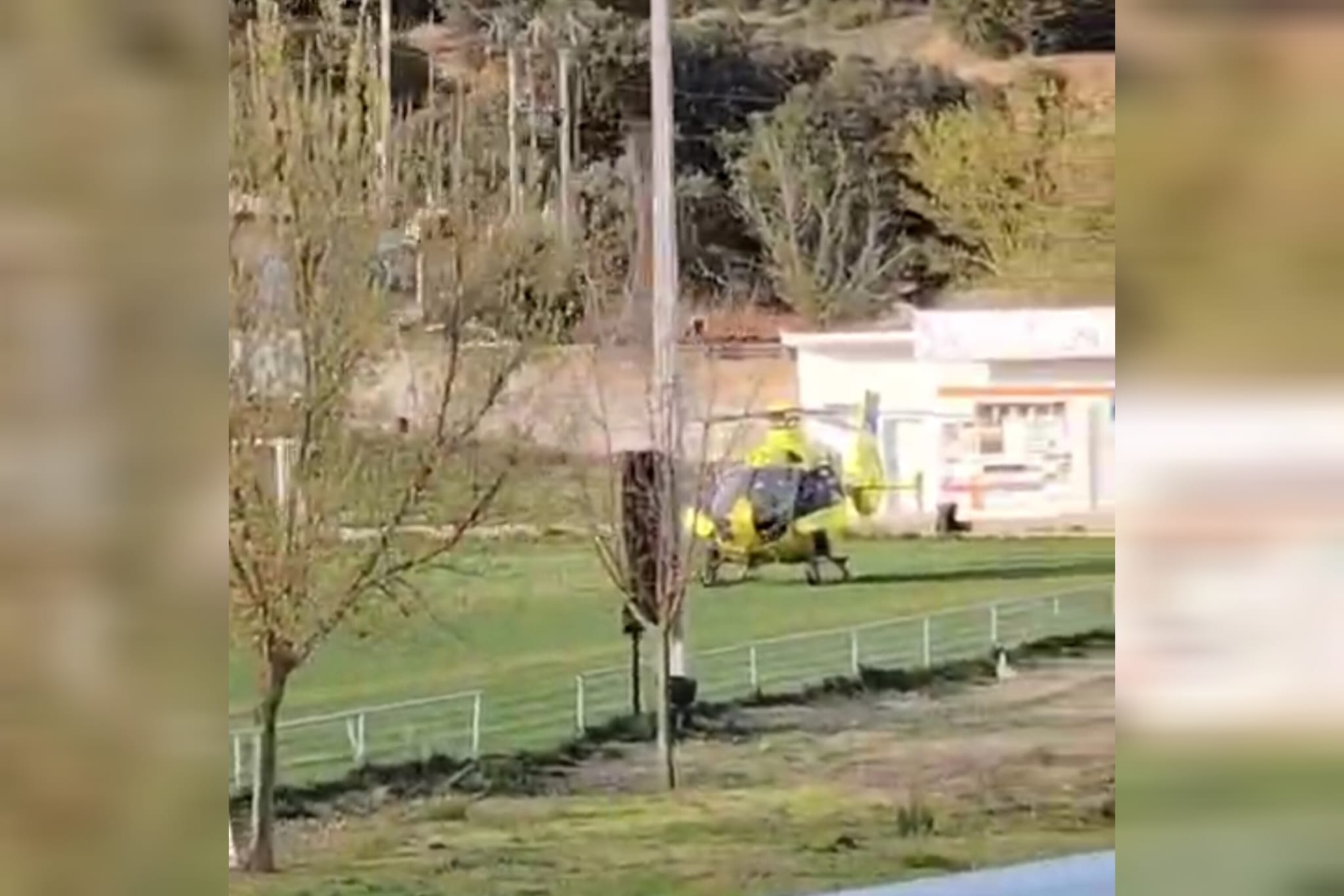 Helicóptero Sacyl en Camarzana de Tera.