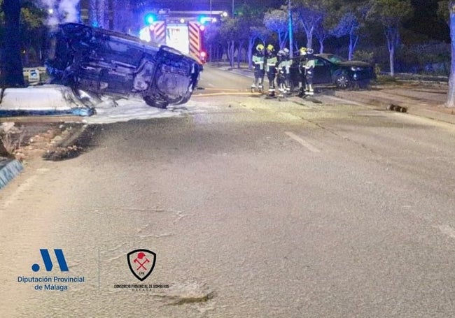 Imagen del estado en el que quedaron los vehículos tras el accidente de anoche en Vélez-Málaga.