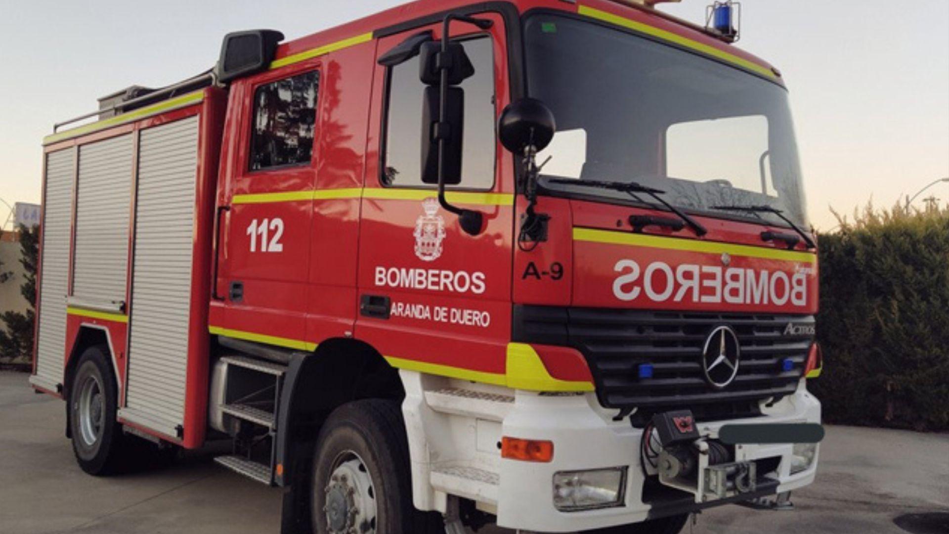 Excarcelan al ocupante de una furgoneta herido tras chocar contra un camión en Burgos