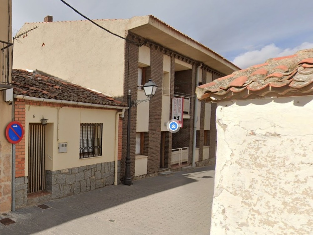 Un joven se atrinchera durante horas en una casa de Valverde