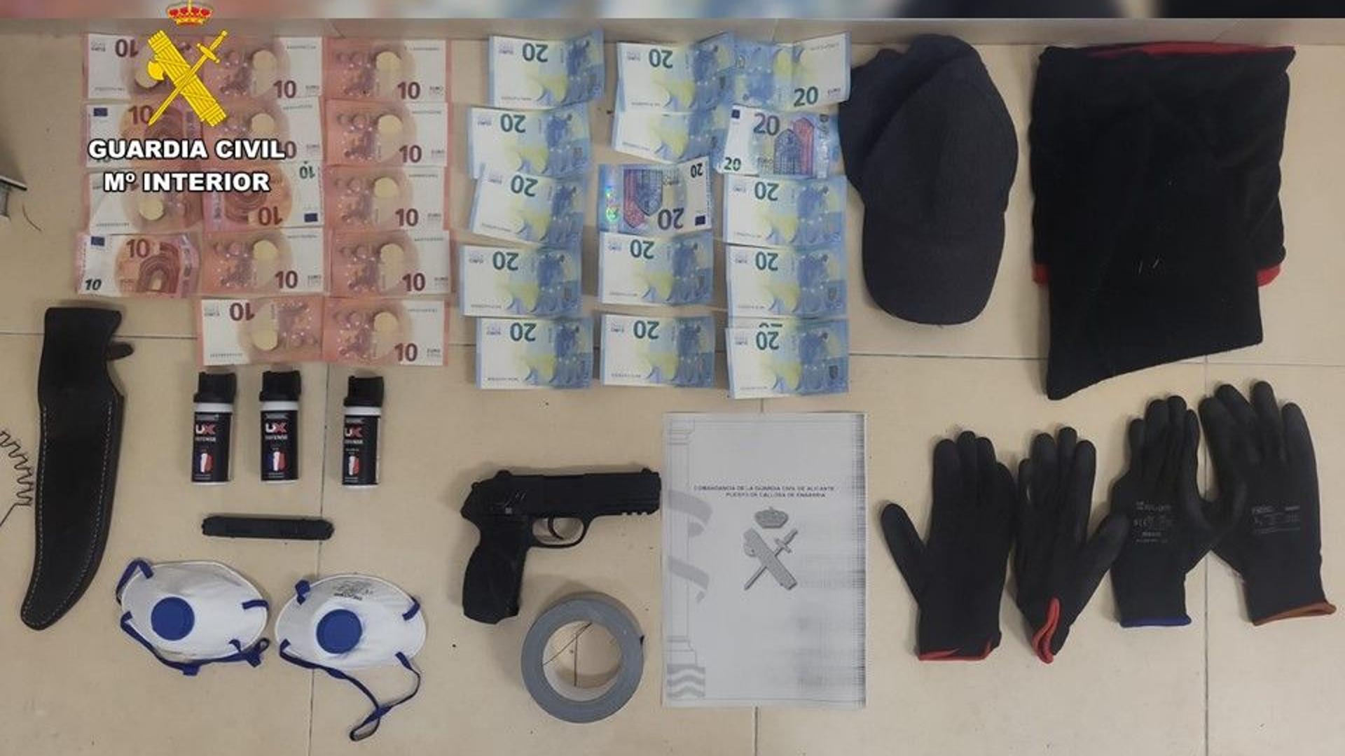 La Guardia Civil detiene a dos hombres armados que intentaban asaltar una vivienda en Callosa d’en Sarrià