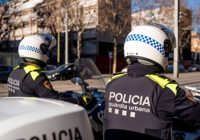 La Guardia Urbana de Barcelona detiene a cinco delincuentes que robaban a turistas en el barrio del Gòtic