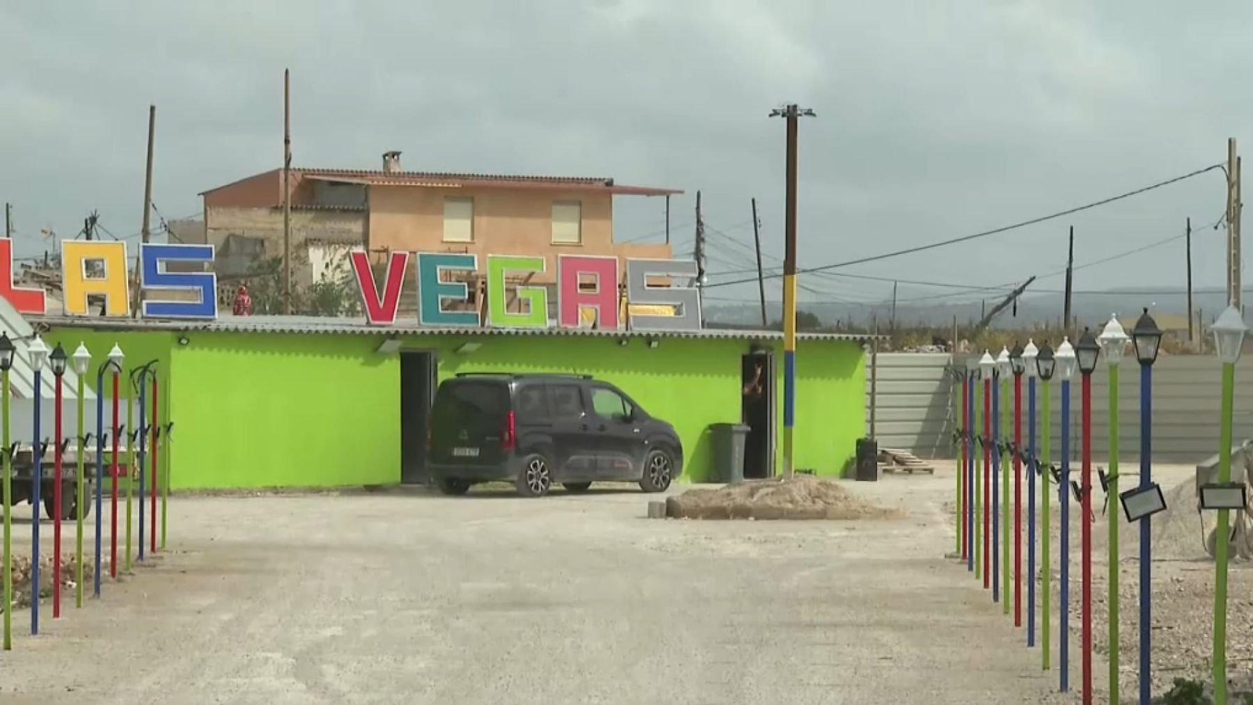 La Policía irrumpe en Son Banya con maquinaria pesada para derribar las obras ilegales