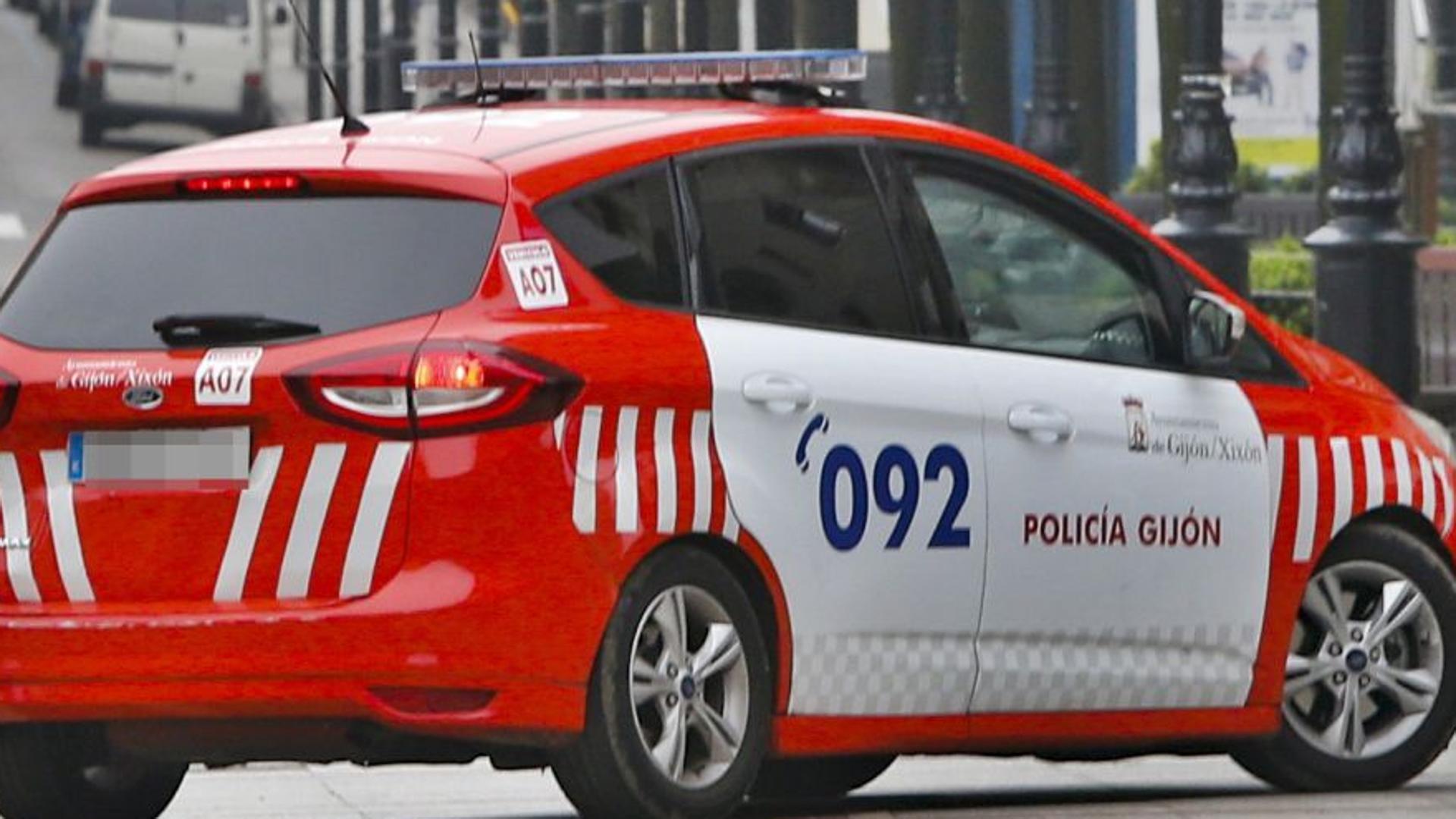 Peatón atropellado en Gijón: conductor se da a la fuga tras impacto que deja a la víctima con fractura de tibia y traumatismo craneoencefálico leve