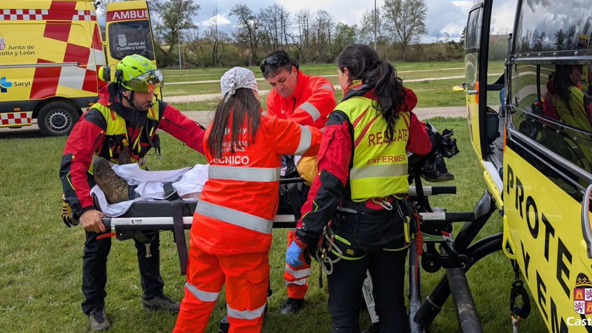 Rescatado un hombre herido con una motosierra en un paraje de difícil acceso de Burgos