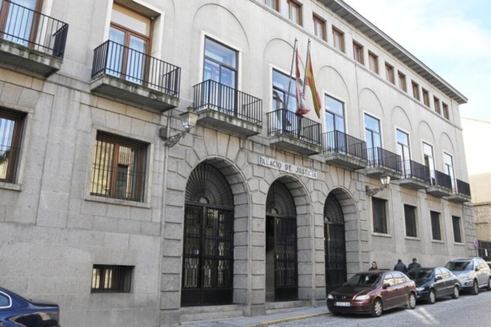 Petición de 10 años de prisión por estafar a 15 inmigrantes