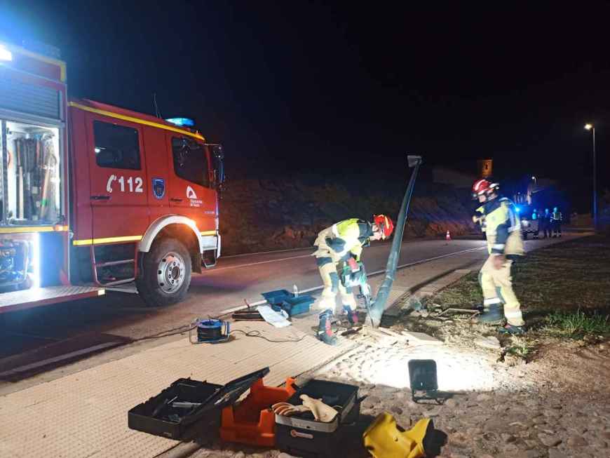 Bomberos de Diputación acuden a accidente de tráfico en Fuentelmonge