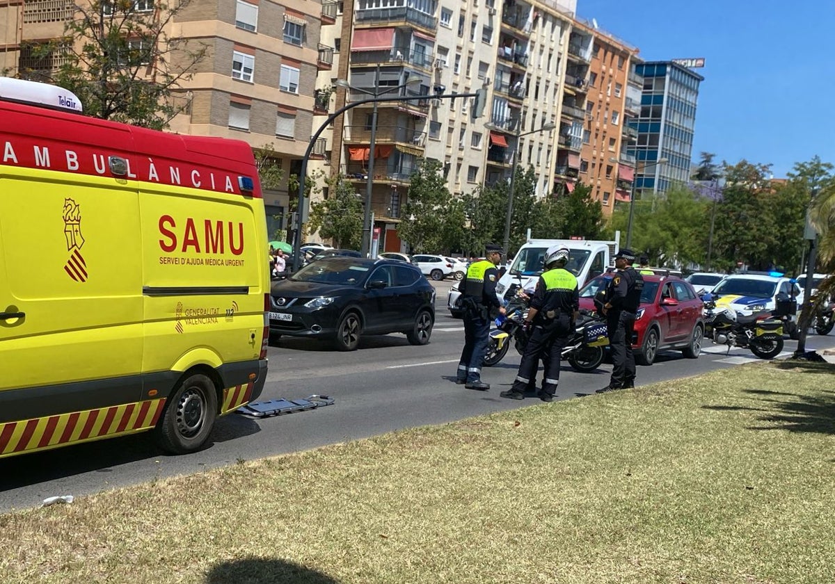 Herido un ciclista al ser atropellado por un coche en la avenida del Cid