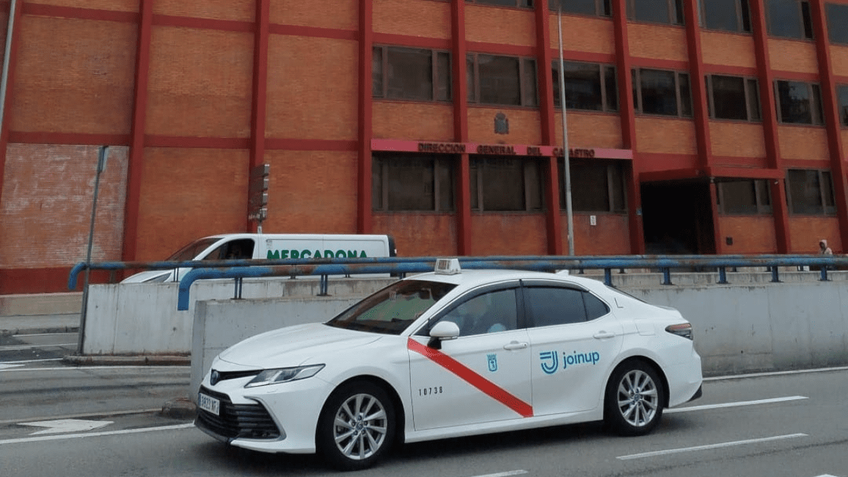 Los nervios delatan a un hombre que viajaba con 11 kg de marihuana en un taxi