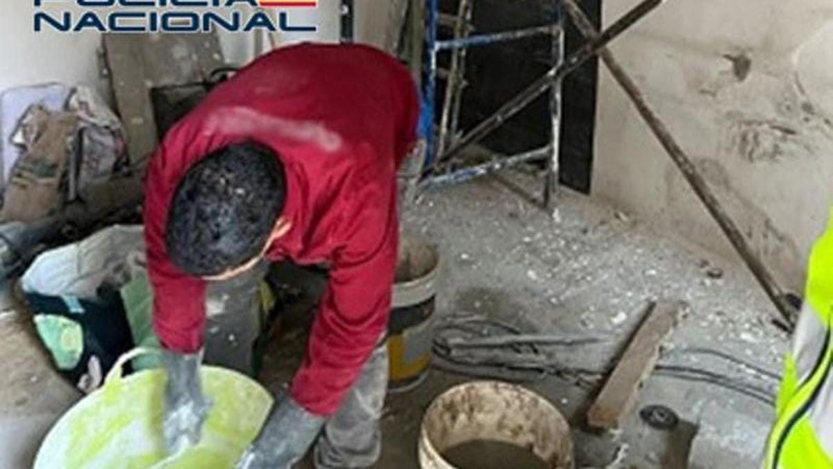 Trabajadores en condiciones de explotación laboral.