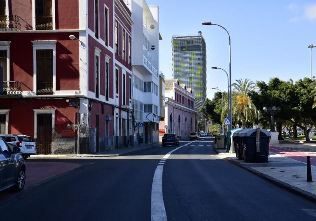 Golpean y estrangulan a un turista para robarle en Eduardo Benot