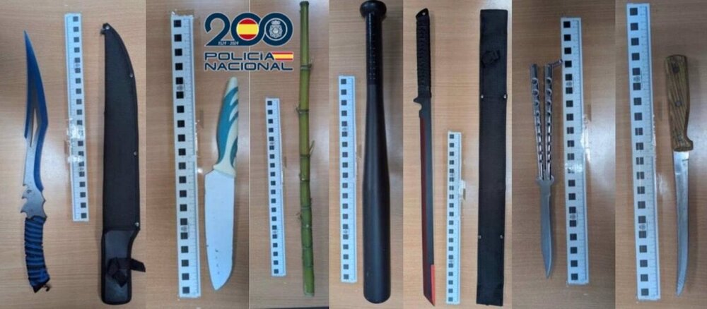 Dos detenidos tras una pelea por llevar machetes grandes