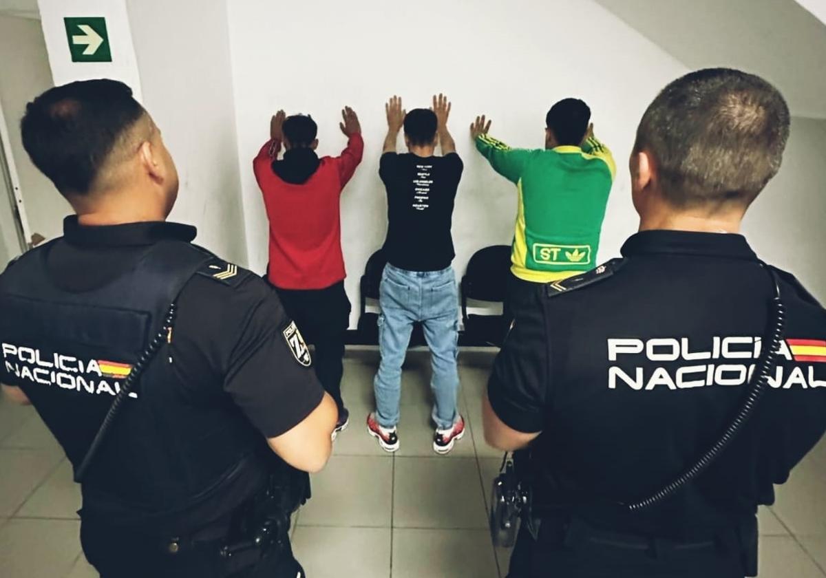 Detenidos tres jóvenes por robo con violencia e intimidación en la zona de Las Alcaravaneras