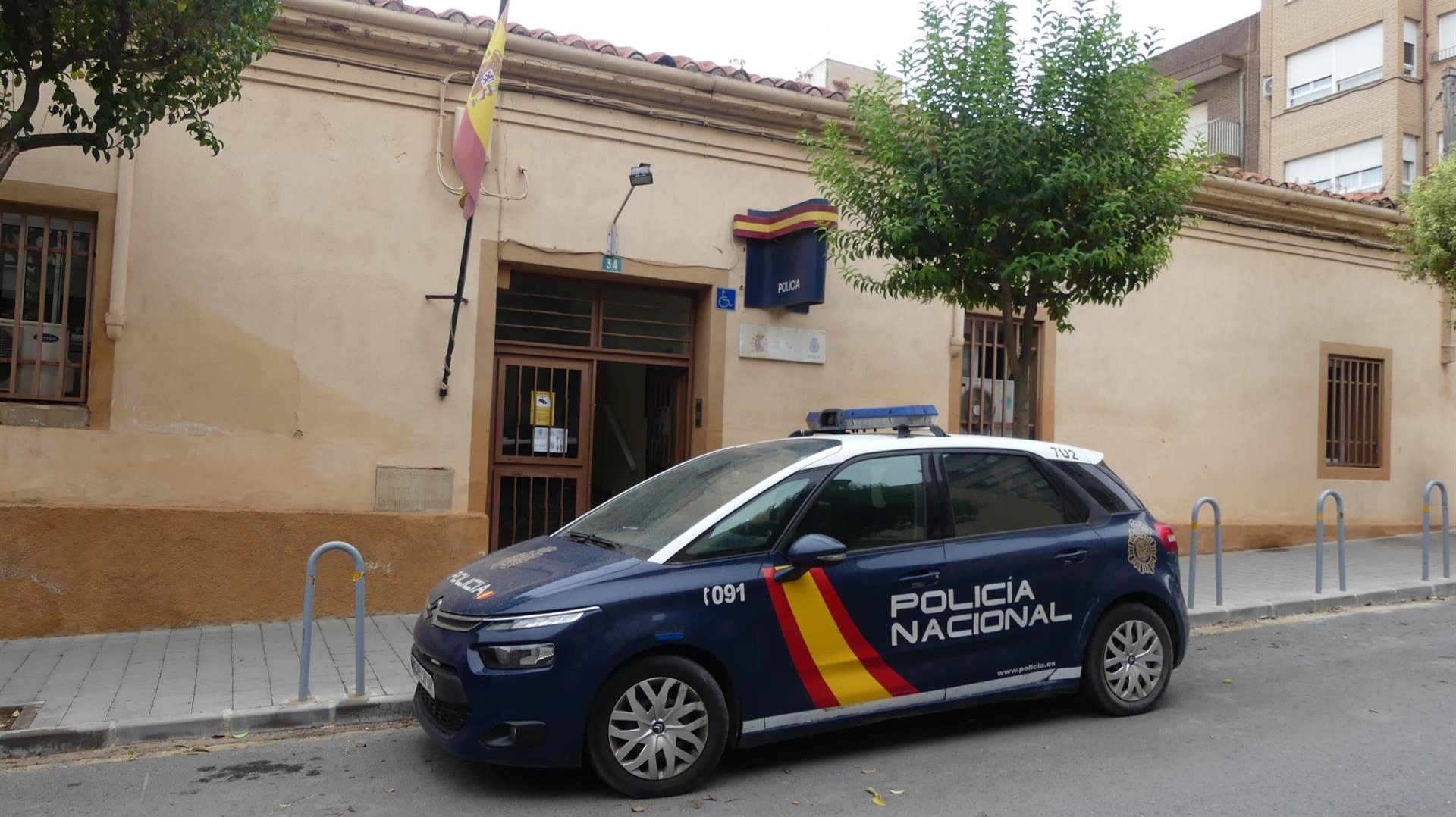 Detienen a un adolescente por agredir y robar a un hombre en Yecla