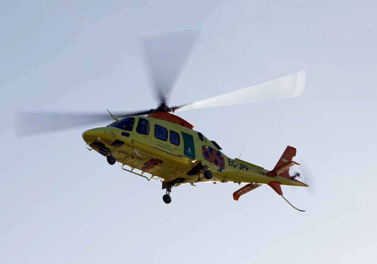 Dos heridos, uno evacuado en helicóptero, tras caer a un río con un buggy en un campo de golf de Marbella