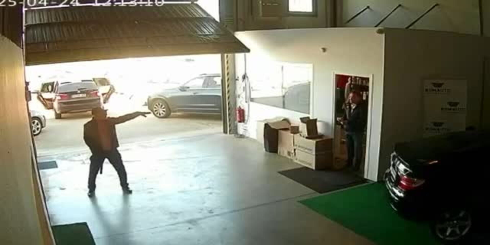 Dos hombres armados asaltan concesionario en Badajoz en busca de un cupón de la ONCE