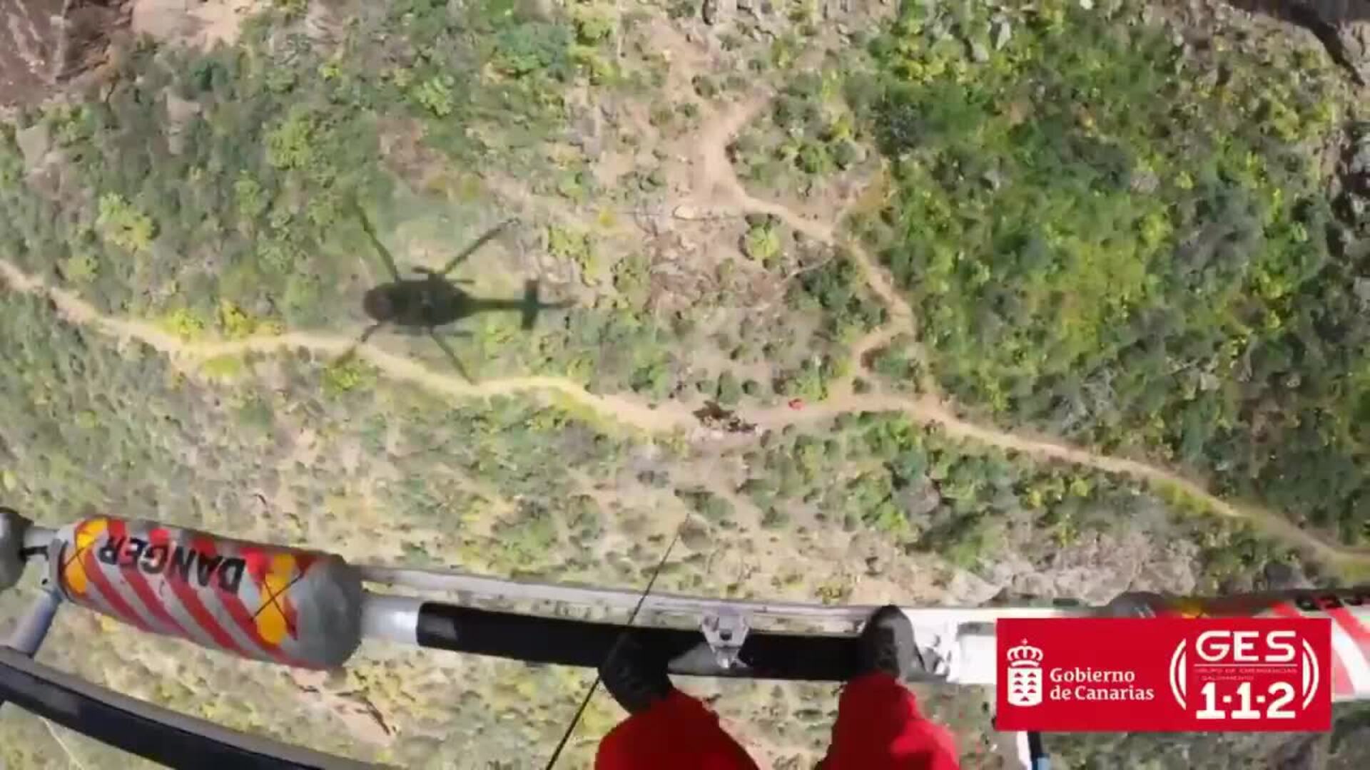 Un helicóptero rescata a un escalador herido en Tejeda
