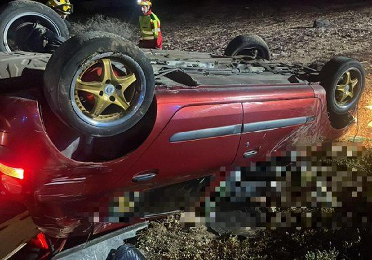 Un herido moderado tras el vuelco de un turismo en Telde
