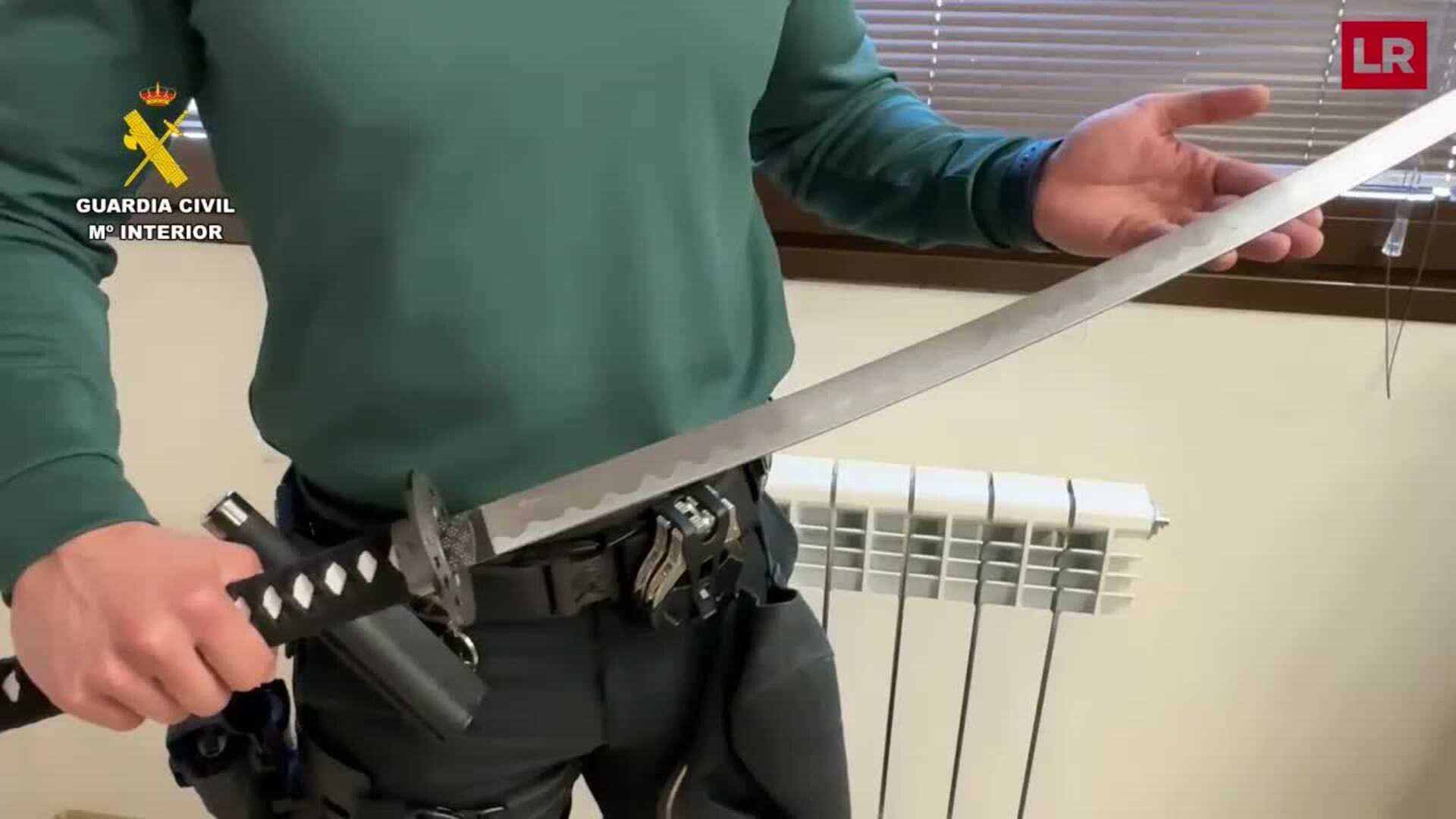 Amenaza a sus vecinos con un cuchillo y se enfrenta a la Guardia Civil con una catana en los Cameros