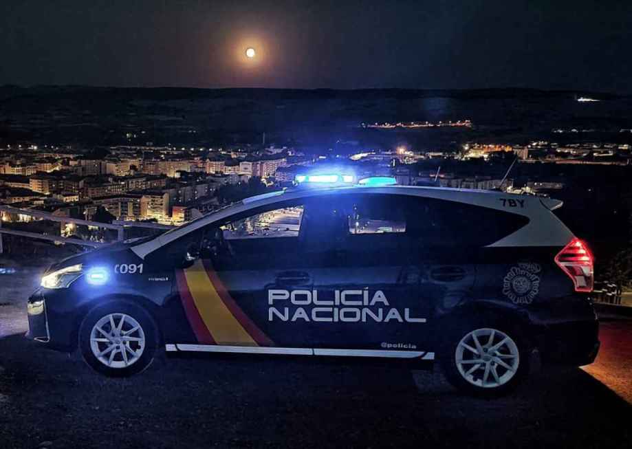 Incendio en bloque de viviendas de Valladolid deja ocho personas intoxicadas por humo