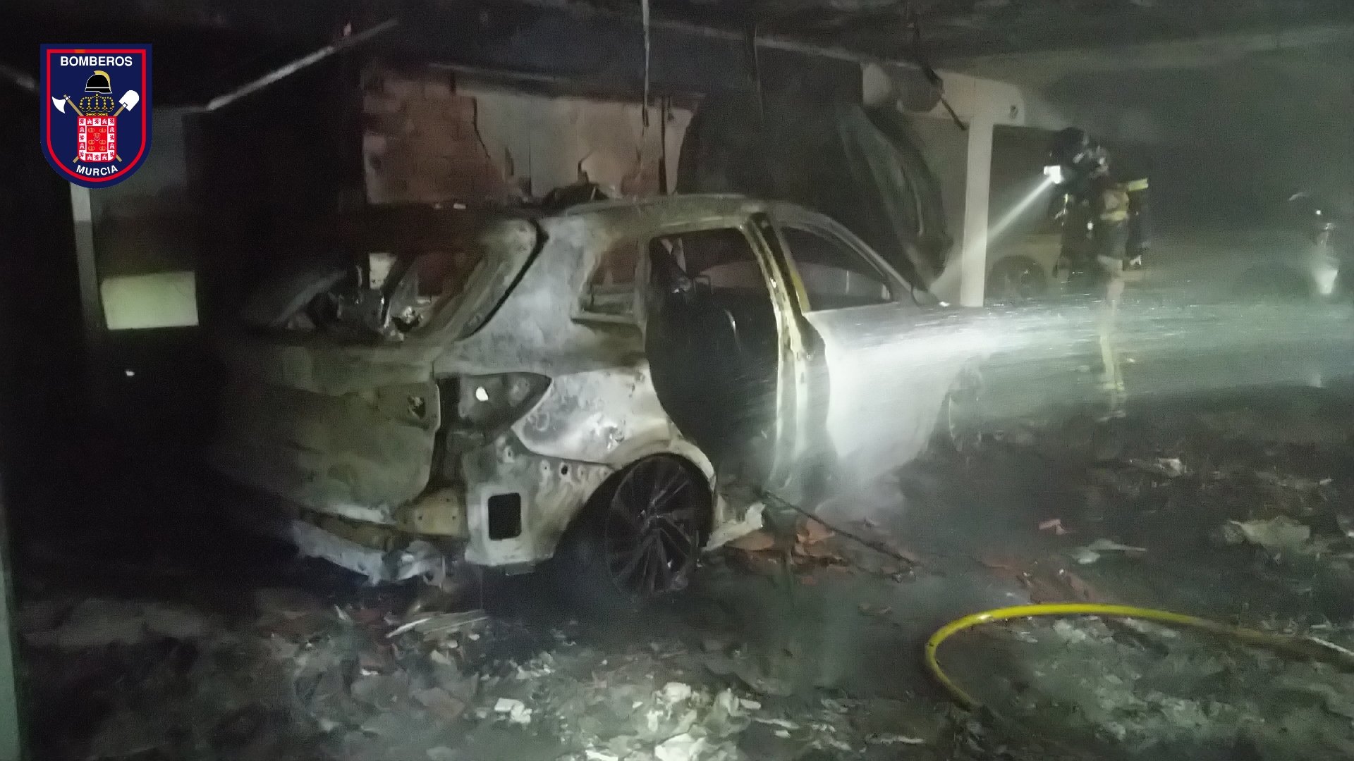 Extinguido sin daños personales un incendio en un concesionario de Espinardo