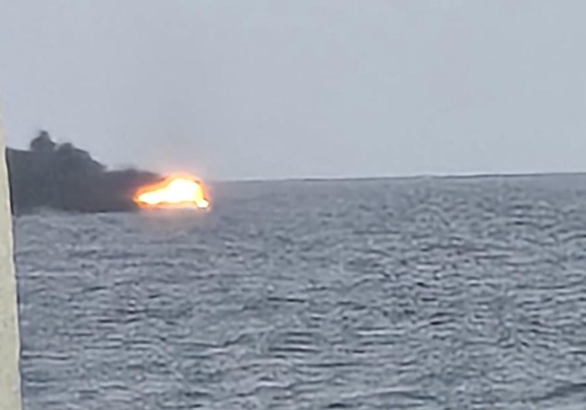 Incendio en una embarcación recreativa deja cuatro heridos leves en Lanzarote