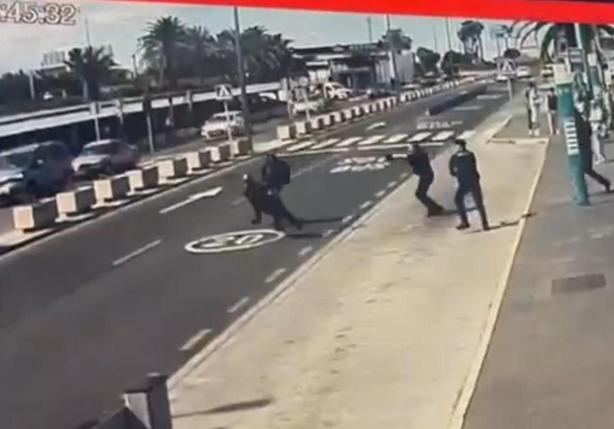 El migrante muerto en el aeropuerto tenía billete para el día 22