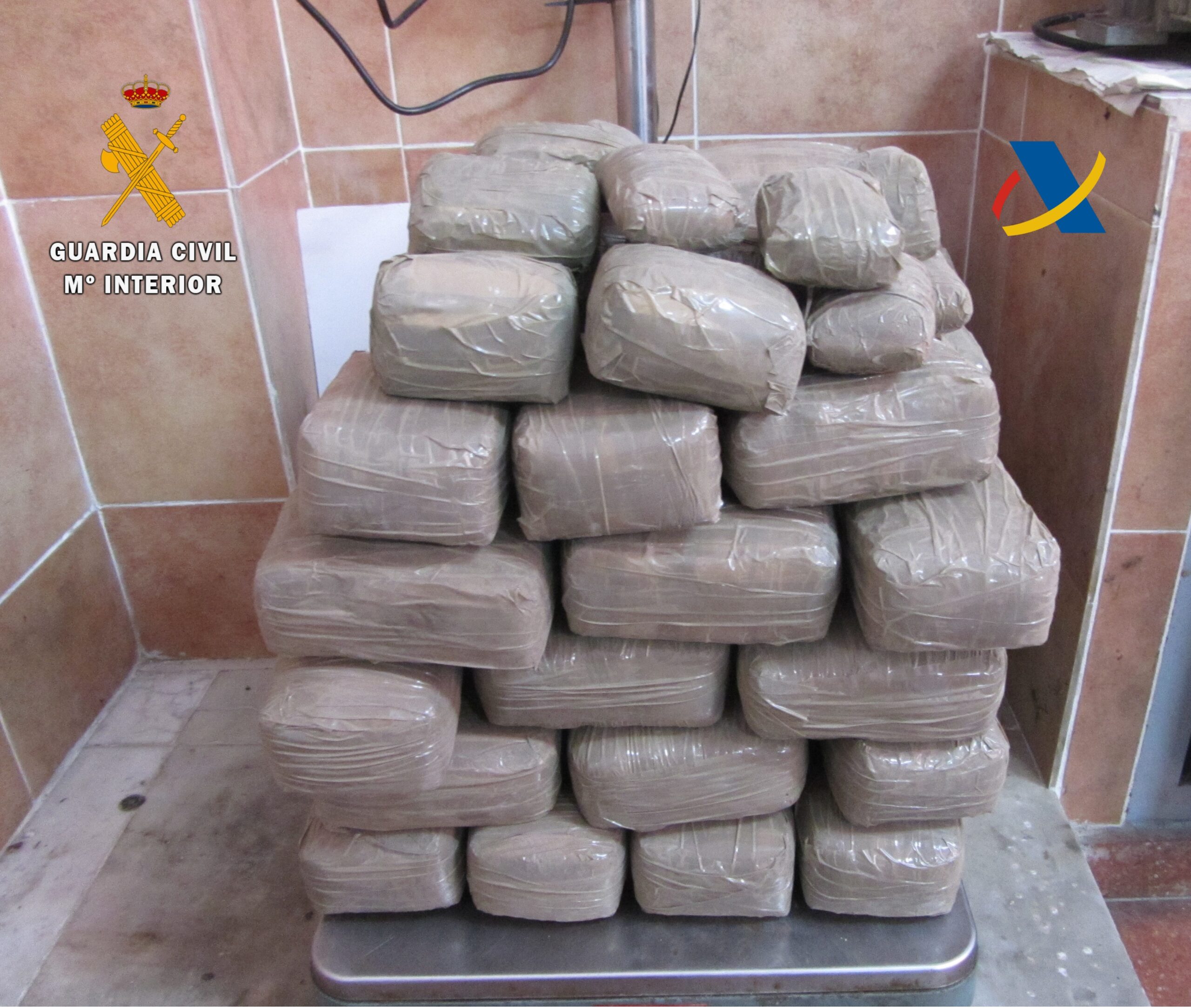 La Guardia Civil desarticula red de tráfico de drogas al incautar más de 48 kilos de hachís