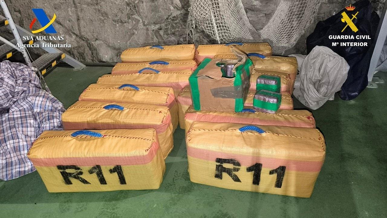 La Guardia Civil y Vigilancia Aduanera intervienen seis embarcaciones en operativo contra el narcotráfico en Almería