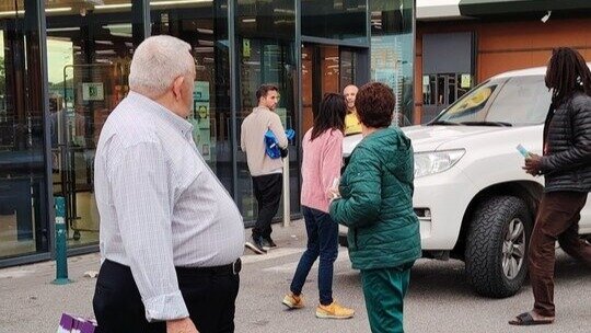 Pillan a una mujer robando en los coches de los aparcamientos de Molino de la Vega