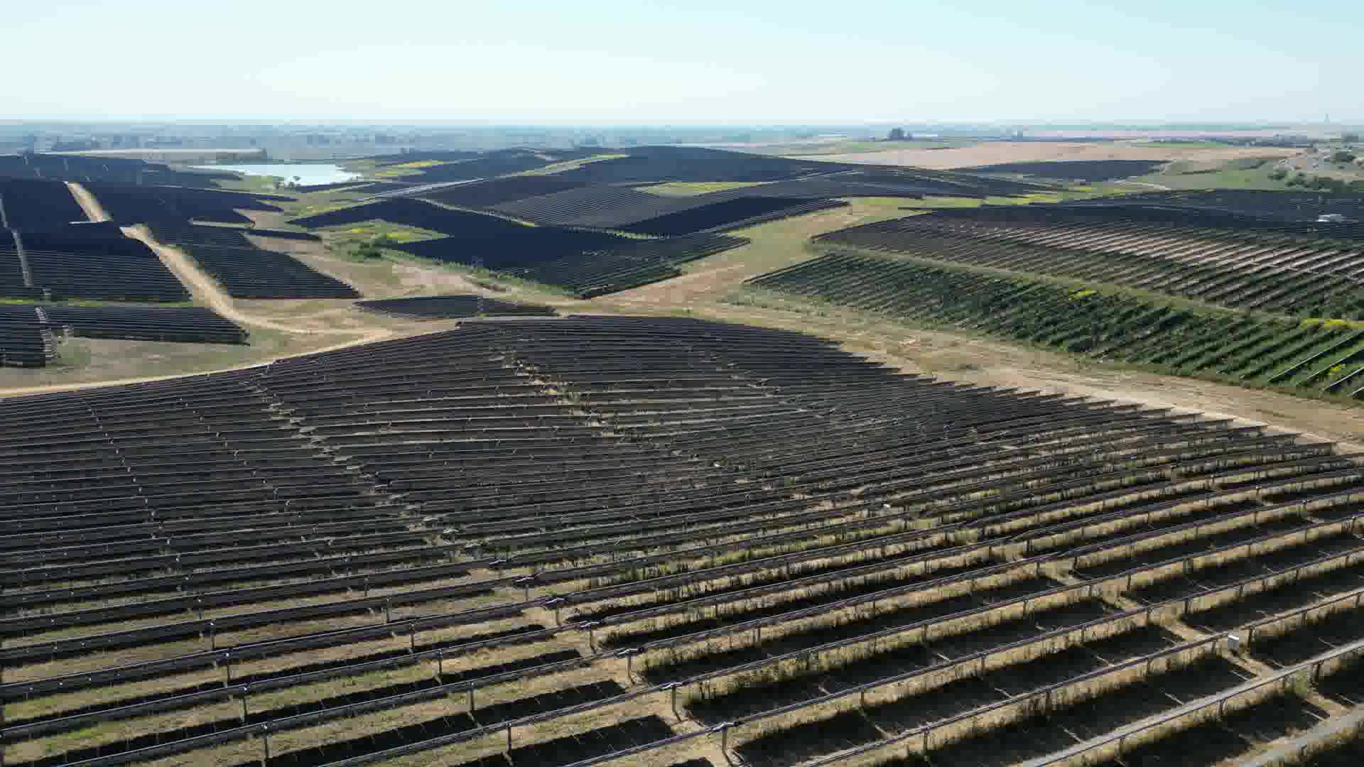 Guillena ya tiene su megaparque solar: 400.000 paneles