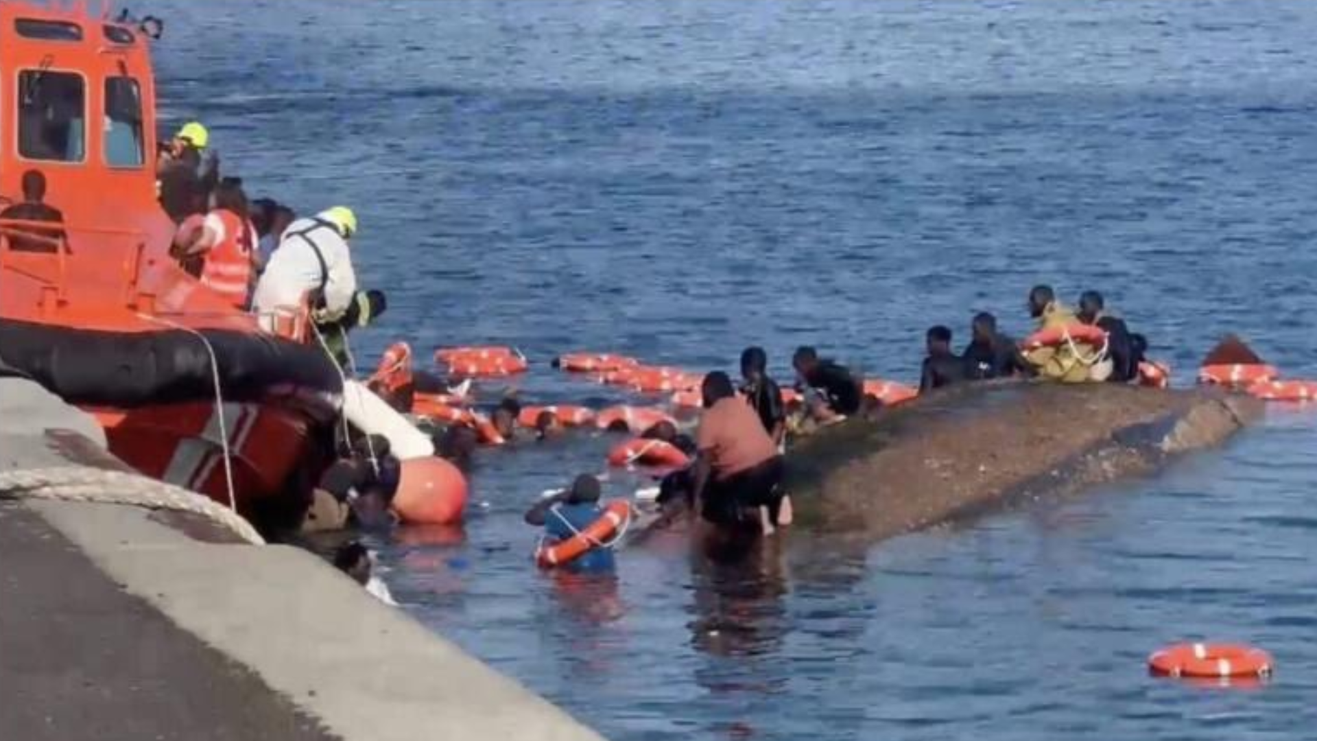 Tragedia en El Hierro: vuelca un cayuco con más de un centenar de personas a bordo