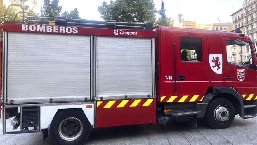 Una persona fallecida y cuatro intoxicadas en el incendio de un piso de Zaragoza